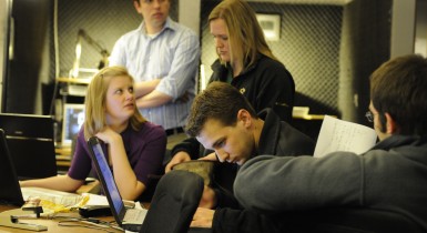 Students in the KOMU Newsroom