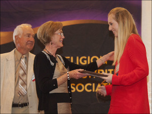 Heather Adams Accepts RNA Chandler Award