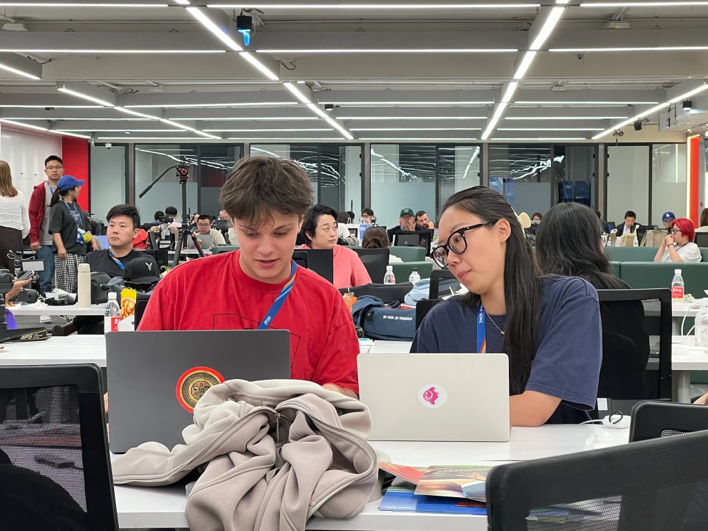 Junior Luca Giordano (left) collaborates with ICUC student Jiayu Zhang.
